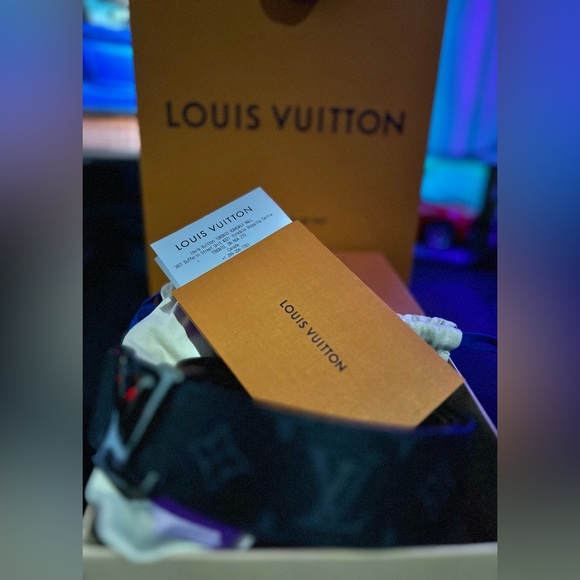 Authentic Louis Vuitton Belt Reversible With LV Monogram Size:100 10/10condition - Picture 3 of 4